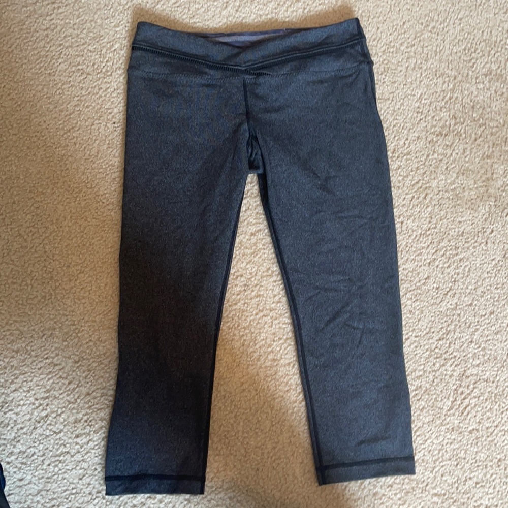 Lululemon cropped workout leggings